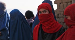 Kontroversi Tentang Busana Perempuan di Arab Saudi